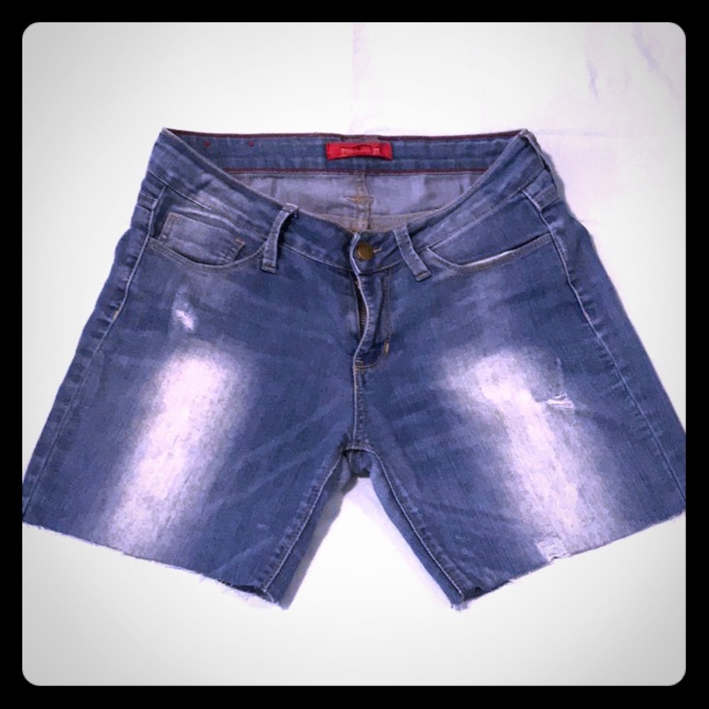 😍Forever 21 Distressed Denim Cutoffs😍